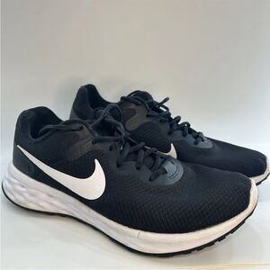 Nike Revolution 6 Next Nature Black Running Shoes Women's
Size 8 W